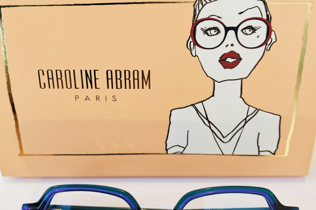 CAROLINE ABRAM 30+15